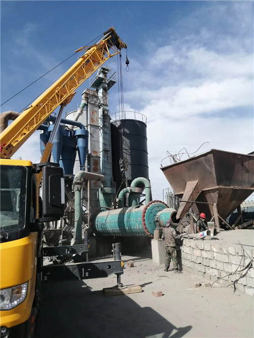汕头市设备搬运等各类工程项目中，吊车起着关键作用